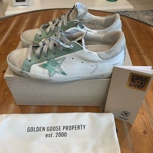 EUC Golden Goose Superstars size 38